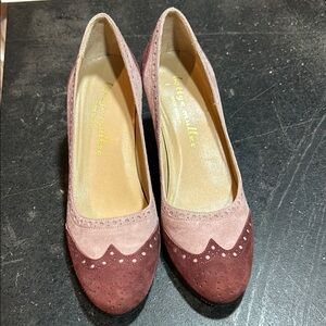 Bettye Muller Women's Burgundy Suede Pumps Size 39 made in Italy